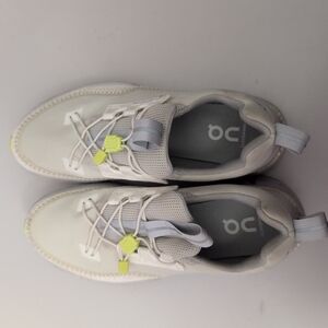 On Running Athletic Shoes in White and Gray with Neon Accents Woman 10